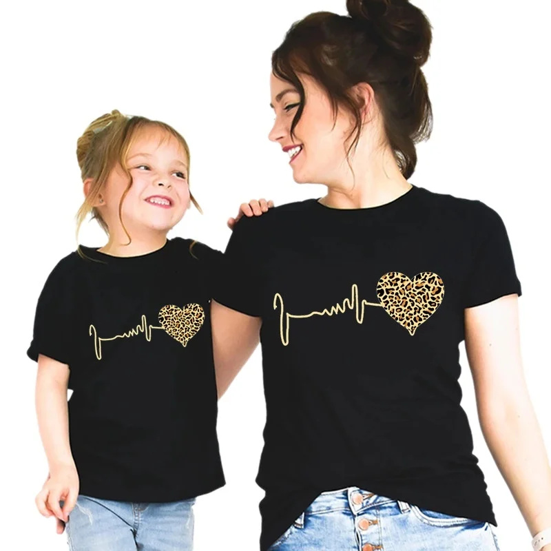 Leopard Heart Family T-shirt M - Plant Parent T Shirt 评论和价格